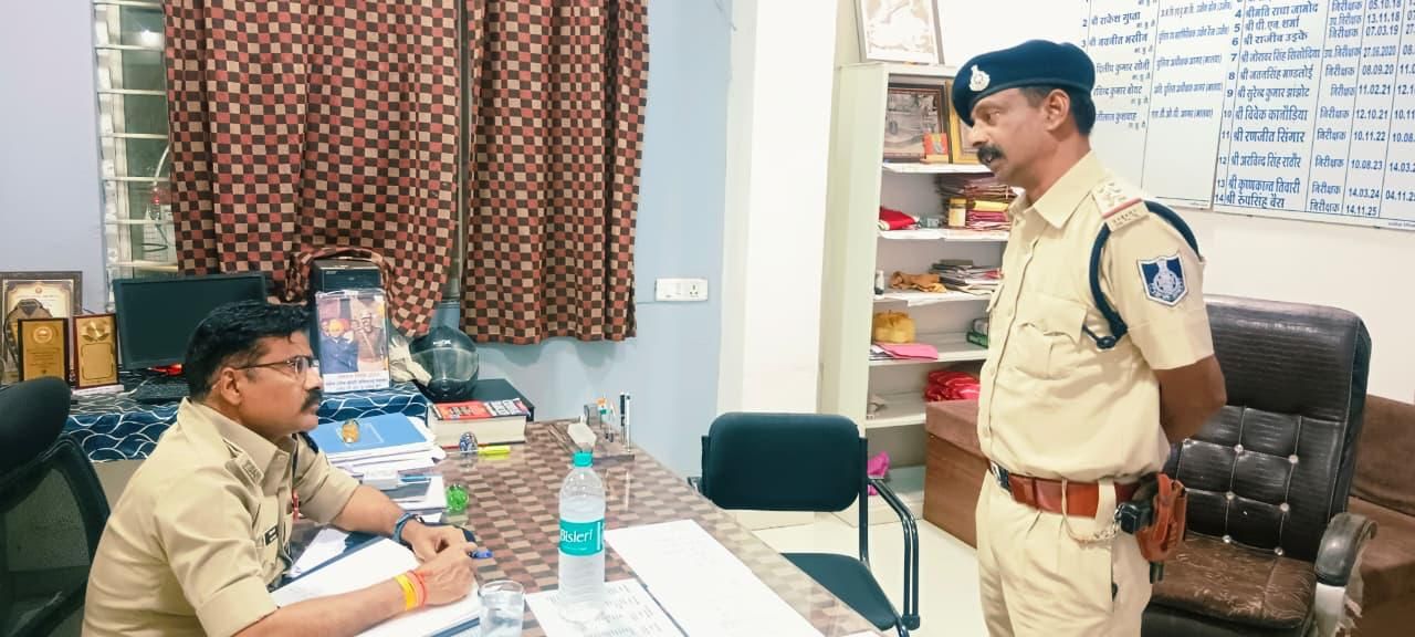  रात्रिकालीन ड्यूटी, थाना व्यवस्था, रिकॉर्ड संधारण एवं सुरक्षा व्यवस्थाओं की गहन समीक्षा