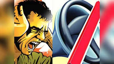 अस्पतालों और स्कूलों के बाहर नियमों की उड़ रही धज्जियां"