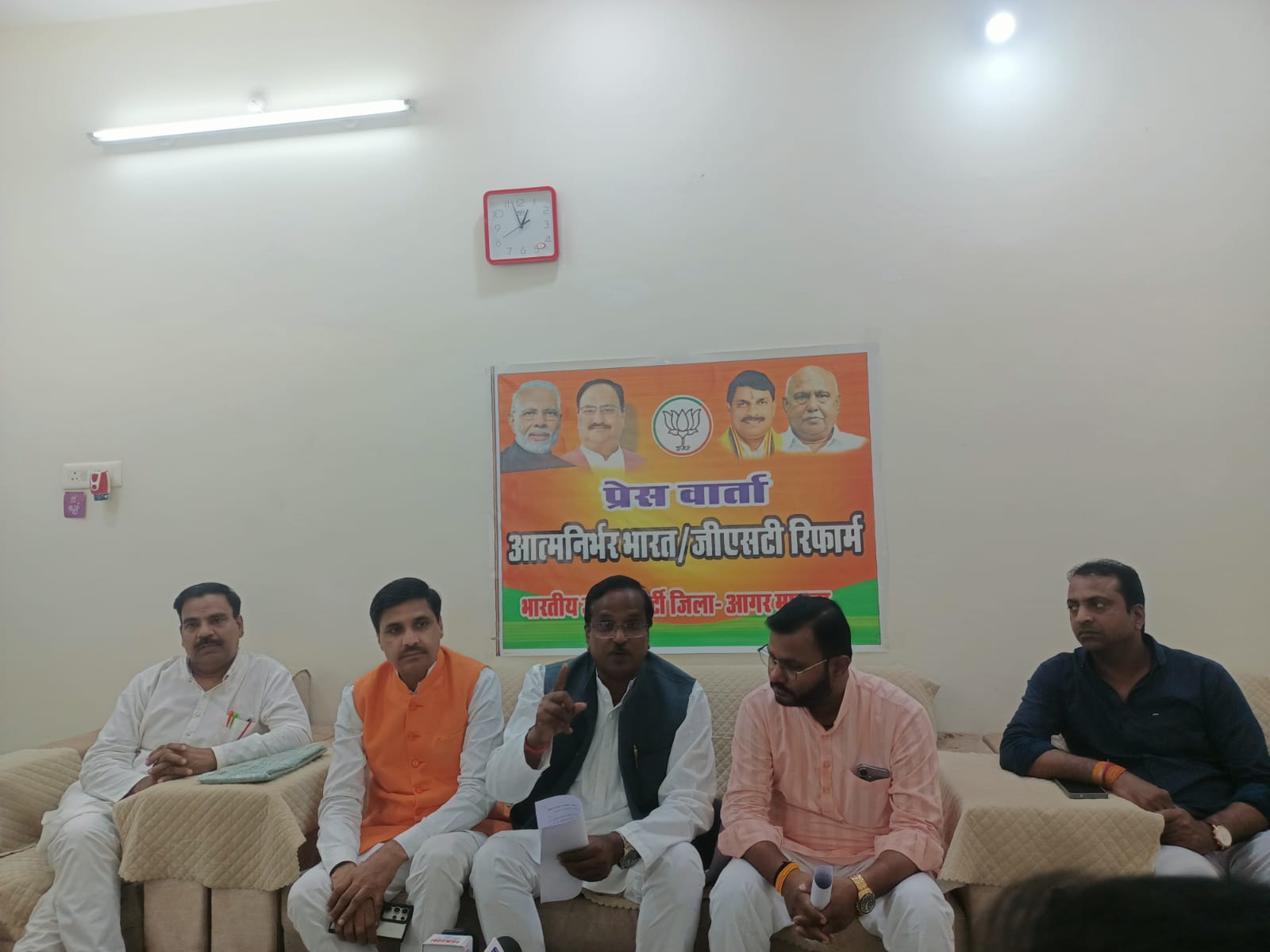 आत्मनिर्भर भारत और स्वदेशी संकल्प” पर अपने विचार रखने आगर पहुंचे उज्जैन विधायक अनिल जैन कलुहेड़ा