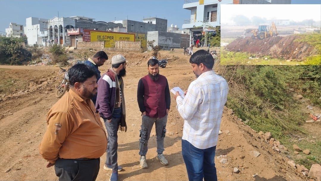 शासकीय भूमि पर अवैध रूप से किया जा रहा था रास्ते निर्माण