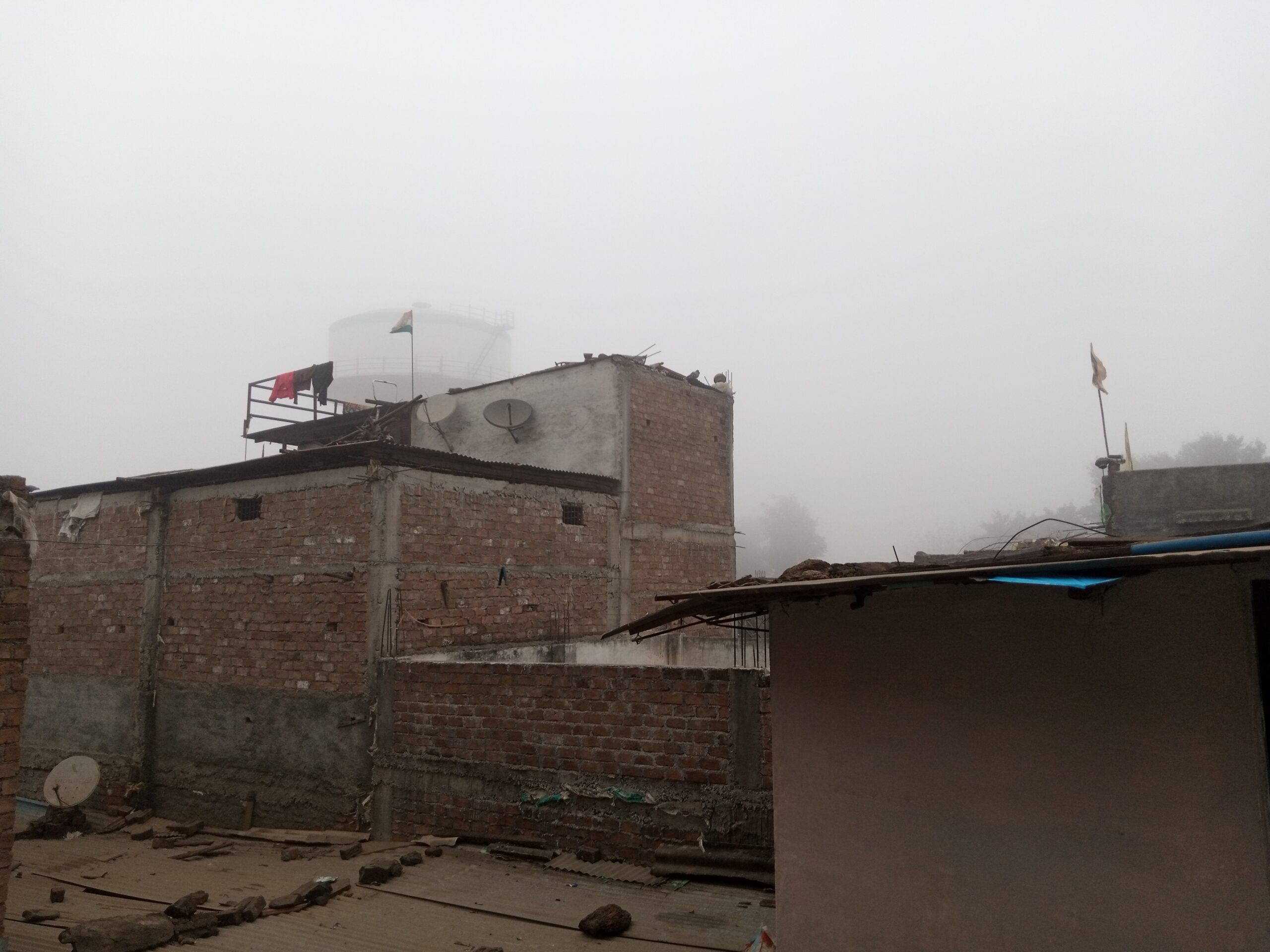 आगर मालवा में साल के दूसरे दिन घना कोहरा, कड़ाके की सर्दी से जनजीवन प्रभावित