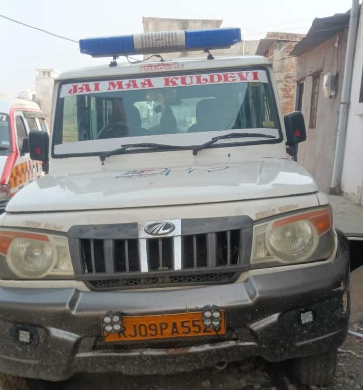 आगर में घायल मरीजों को ले जा रही एंबुलेंस पर हमला, तोड़फोड़ कर पीछा करने का आरोप