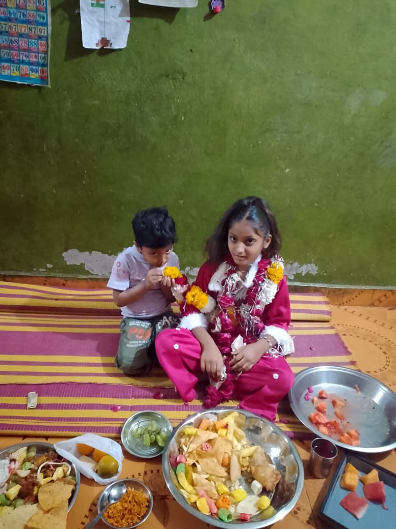 8 वर्षीय बालिका शिवन्या ने रखा रमजान में पहला रोजा।