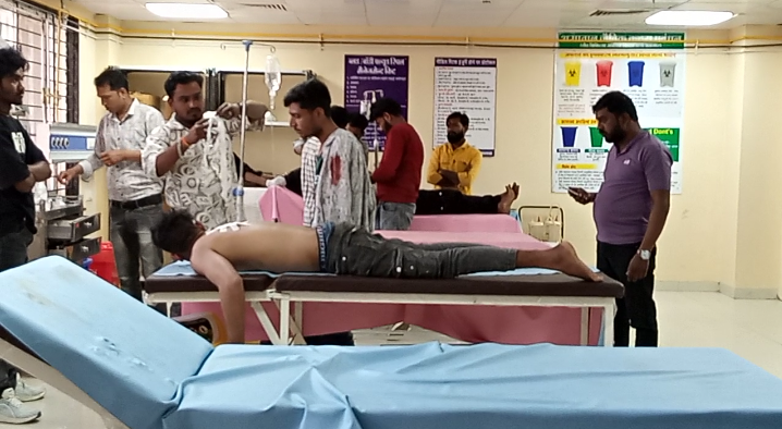 तालाब पर मछली पकड़ने को लेकर विवाद, मारपीट और फायरिंग में आधा दर्जन लोग घायल