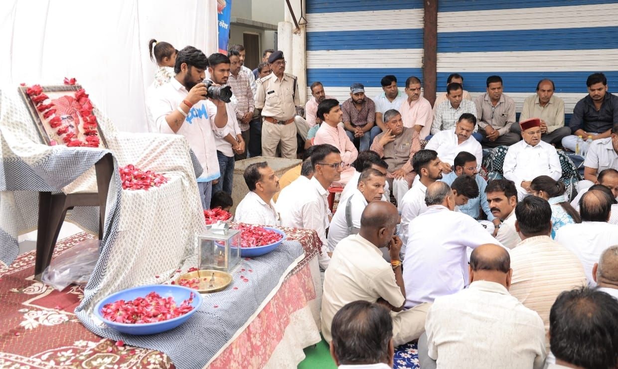 ने बड़ोद में भाजपा नेता व पत्रकार स्व. महेंद्र जैन को दी श्रद्धांजलि।