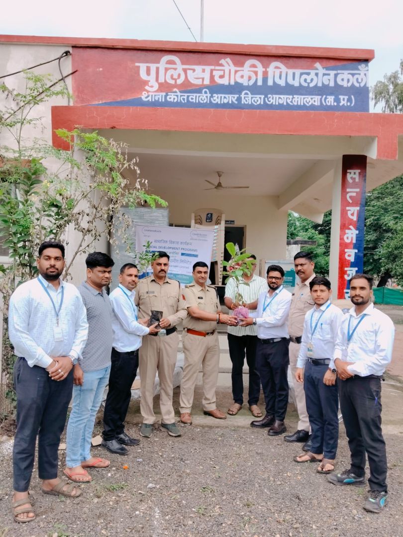 को CSR के तहत मिली उपयोगी सामग्री, पुलिस टीम ने जताया आभार।