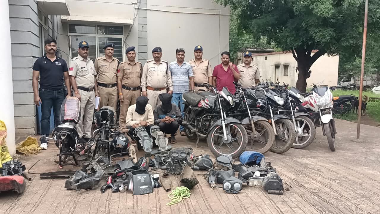 तीन आरोपी गिरफ्तार