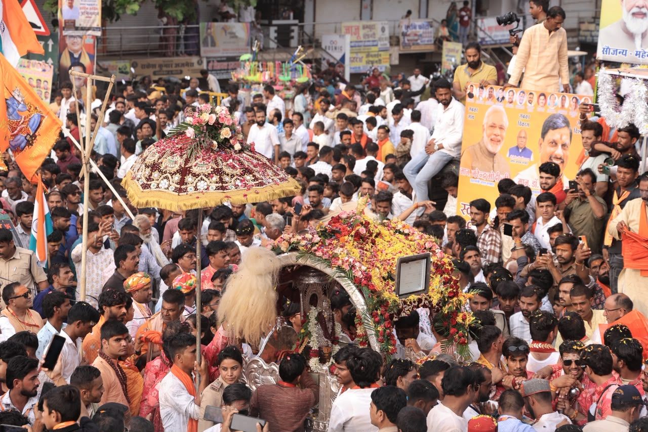 बम-बम भोले के जयघोष के साथ निकली राजाधिराज बाबा बैजनाथ महादेव की भव्य शाही सवारी