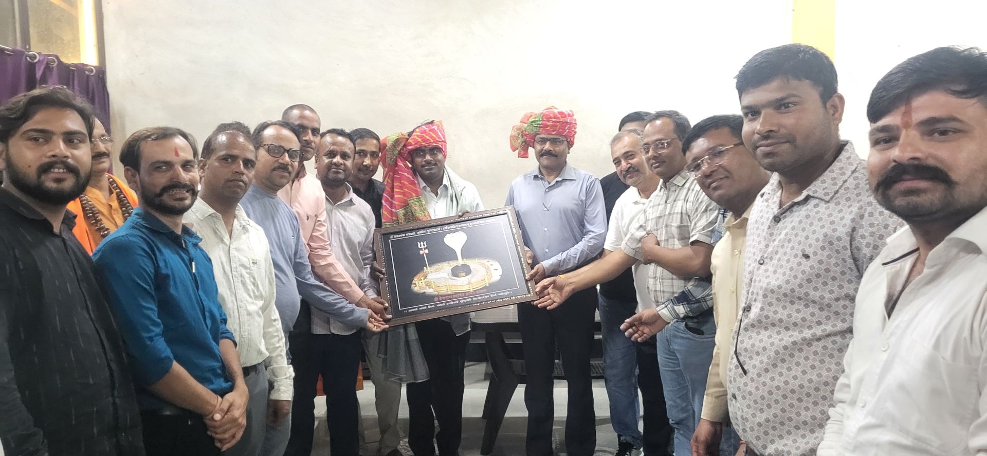 एसडीओपी मोतीलाल कुशवाहा को पत्रकारों ने दी भावभीनी विदाई, तीन साल के कार्यकाल की सराहना